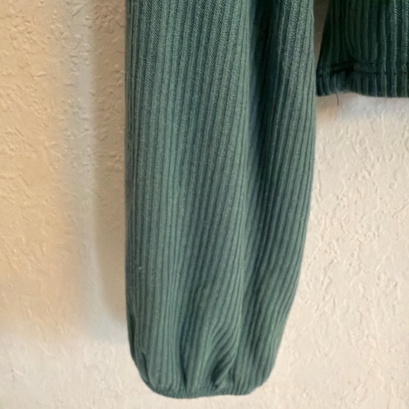 Altar'd State Ribbed Sage Top Size XL - Picture 6 of 8